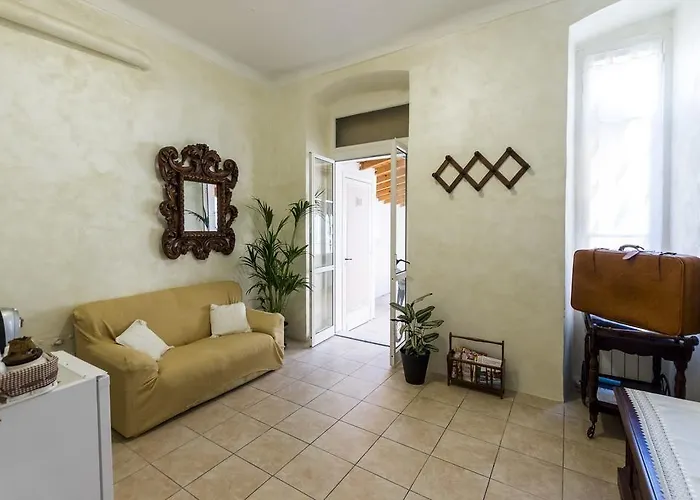 Cavour 3* Вентимилья