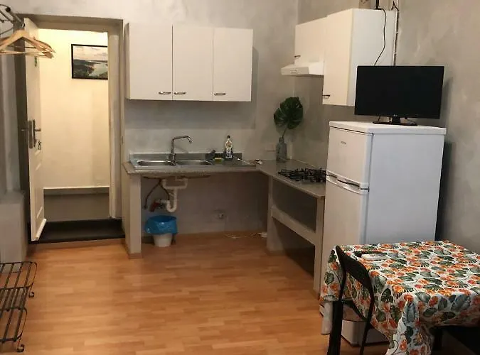 Cavour Гостевой дом Вентимилья